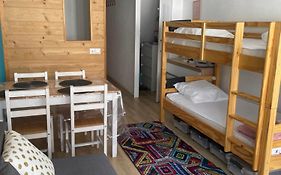 Studio mongie aux pieds des pistes avec balcon